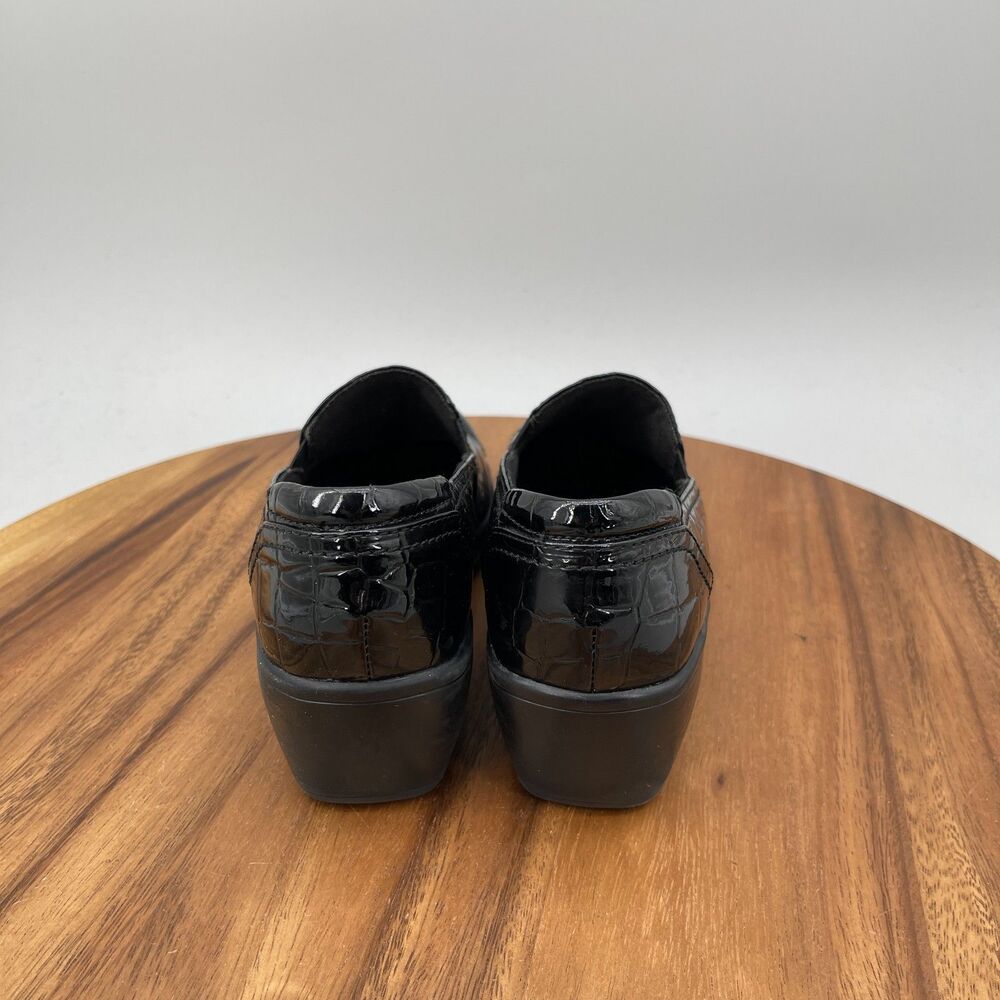 Clarks Bendables Loafers Womens Size 7.5 M Black Animal Print Slip On Shoes - Picture 4 of 9
